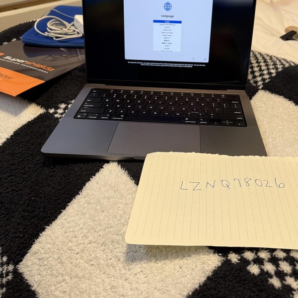 MacBook Pro 2021 - 14 inch - 512 GB, Gray, 16 GB, Apple M1 Pro 8-core