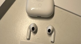 Used
													Apple AirPods 3rd Gen - Lightning Case, photo 3 of 3