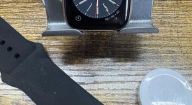Good
													Apple Watch Series 5 40mm - Unlocked, Gold, A2094 Cellular, Aluminum, photo 2 of 5