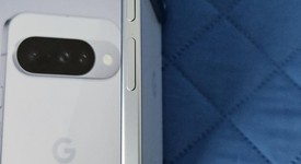 Mint
													Google Pixel 10 - Unlocked, Frost, 256 GB, GLBW0, photo 4 of 12