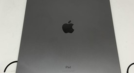 Good
													Apple iPad Pro 12.9" 4th Gen 2020 - Unlocked, Gray, 128 GB, A2069, photo 5 of 9