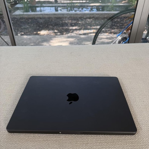 MacBook Pro 2024 - 14 inch - 512 GB, Space Black, 16 GB, Apple M4