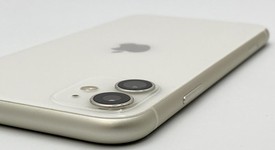 Fair
													Apple iPhone 11 - Unlocked, White, 128 GB, A2111, photo 4 of 6