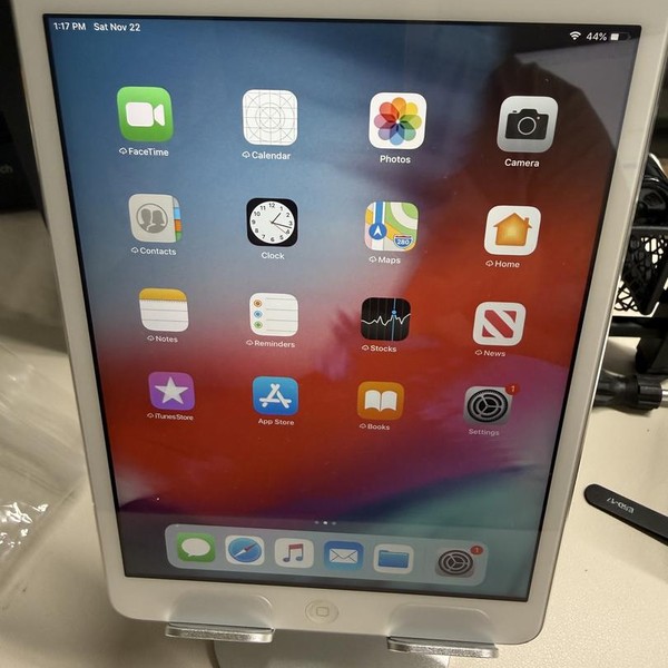 Apple iPad Mini 2 Retina - Wi-Fi, 64 GB, Silver