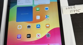 Fair
													Apple iPad 8th Gen - Unlocked, Gray, 32 GB, A2428, photo 3 of 4