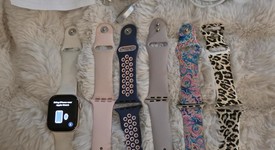 Good
													Apple Watch Series 10 42mm - Rose Gold, A2997 - GPS, Aluminum, photo 1 of 6