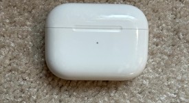 Used
													Apple AirPods Pro 1st Gen - Wireless Case, photo 3 of 10
