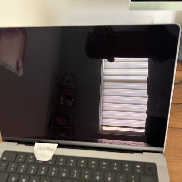 MacBook Pro 2021 - 14 inch - 512 GB, Gray, 16 GB, Apple M1 Pro 8-core