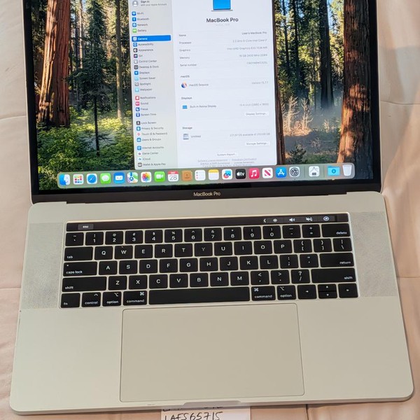 MacBook Pro 2018 (With Touch Bar) - 15 inch - 256 GB, Silver, 16 GB, Intel Core i7