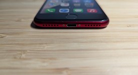 Good
													Apple iPhone SE 3rd Gen 2022 - Unlocked, Red, 128 GB, A2595, photo 3 of 13