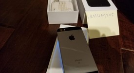 Mint
													Apple iPhone SE 1st Gen 2016 - Metro by T-Mobile, Grey, 32 GB, A1662, photo 3 of 3