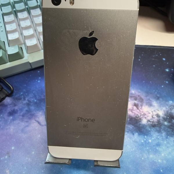 Apple iPhone SE 1st Gen 2016 - Verizon, 32 GB, Silver, A1662