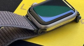 Fair
													Apple Watch SE 2nd Gen 40mm - Unlocked, Starlight, A2726 - Cellular, Aluminum, photo 3 of 5