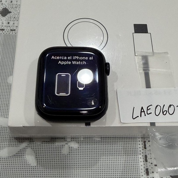 Apple Watch Series 9 45mm - Unlocked, Starlight, A2984 - Cellular, Aluminum