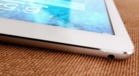 Mint
													Apple iPad Air - Wi-Fi, Gray, 16 GB, photo 1 of 14