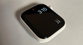 Mint
													Apple Watch Series 5 44mm - Unlocked, White, A2095 Cellular, Ceramic, photo 2 of 11