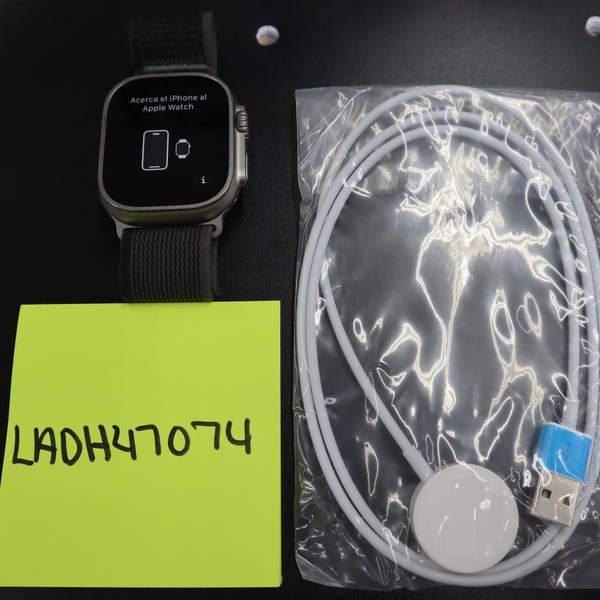 Apple Watch Ultra 49mm - Unlocked, Titanium, A2622