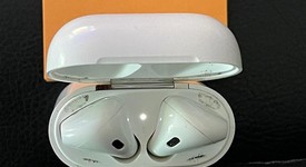 Used
													Apple AirPods 2nd Gen - Lightning Case, photo 1 of 5