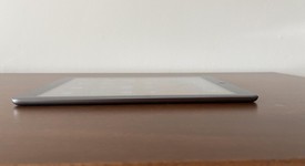 Good
													Apple iPad Air - Unlocked, Gray, 32 GB, photo 5 of 15