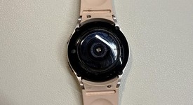 Good
													Samsung Galaxy Watch5 - Unlocked, Gold, 40mm, photo 2 of 6