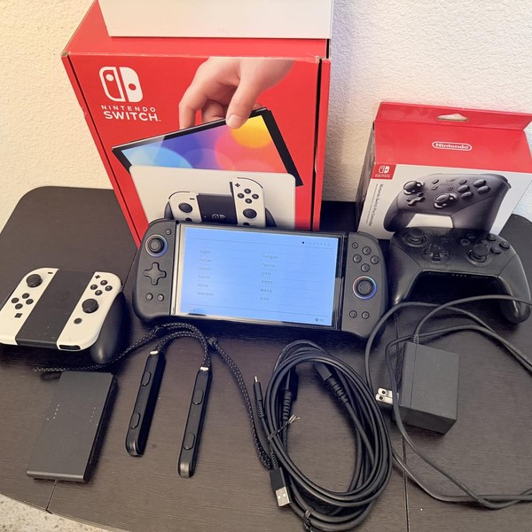 Nintendo Switch - OLED - 64 GB, White