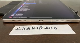 Mint
													Apple iPad Air 5th Gen - Unlocked, Starlight, 64 GB, A2589, photo 3 of 10