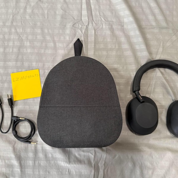 Sony WH-1000XM5 - Black