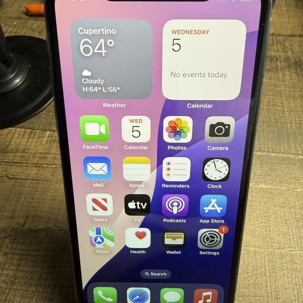 Apple iPhone Xs - Unlocked Non-US, 256 GB, Silver, A2097