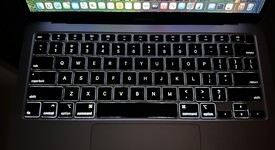 Good
													MacBook Air 2020 - 13" - I5, Silver, 1 TB, 16 GB, photo 3 of 10
