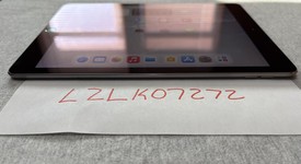 Good
													Apple iPad Pro 9.7" - Unlocked, Gray, 128 GB, A1674, photo 2 of 6