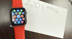 Good
													Apple Watch SE 2nd Gen 40mm - Unlocked, Silver, A2726 - Cellular, Aluminum, photo 2 of 7