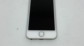 Good
													Apple iPhone SE 1st Gen 2016 - Unlocked, Silver, 32 GB, A1723, photo 5 of 10