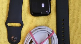 Good
													Apple Watch SE 2nd Gen 40mm - Midnight, A2722 - GPS, Aluminum, photo 3 of 15