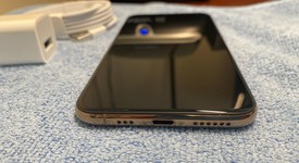Mint
													Apple iPhone Xs - Unlocked, Gold, 64 GB, A1920, photo 2 of 6