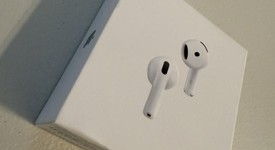 New
													Apple AirPods 4th Gen - Active Noise Cancellation, photo 4 of 4