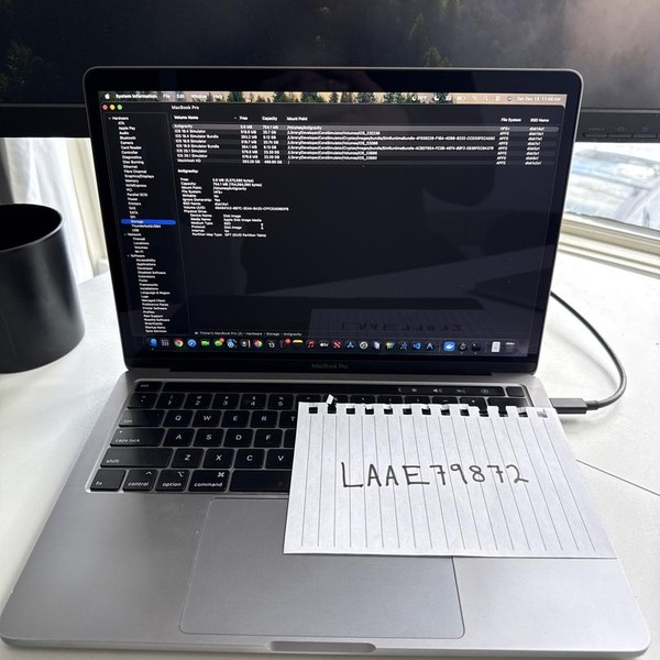 MacBook Pro 2020 - 13 inch - I7, Gray, 512 GB, 32 GB