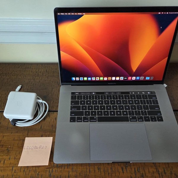 MacBook Pro 2017 (With Touch Bar) - 15 inch - 512 GB, Gray, 16 GB, Intel Core i7