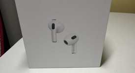 New
													Apple AirPods 3rd Gen - Lightning Case, photo 1 of 2