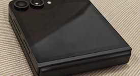 Good
													Samsung Galaxy Z Flip6 - Unlocked, Black, 256 GB, 12 GB, SM-F741U1, photo 4 of 14