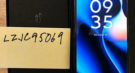 Mint
													Motorola Razr 2025 - Unlocked, Blue, 256 GB, 8 GB, photo 1 of 7