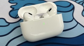 Used
													Apple AirPods Pro 2 - Lightning, photo 2 of 7