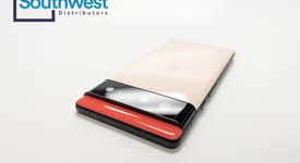 Good
													Google Pixel 6 - Unlocked, Coral, 128 GB, 8 GB, GB7N6, photo 3 of 10