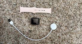 Good
													Apple Watch SE 1st Gen 40mm - Gold, A2351 - GPS, Aluminum, photo 2 of 5