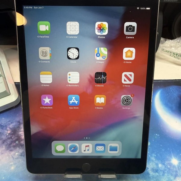 Apple iPad Mini 3 - Wi-Fi, 16 GB, Gray, A1599
