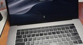 Good
													MacBook Pro 2018 (With Touch Bar) - 15" - I7, Gray, 512 GB, 32 GB, photo 2 of 7