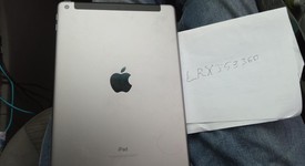 Good
													Apple iPad 6th Gen - Sprint, Gray, 32 GB, A1954, photo 4 of 9