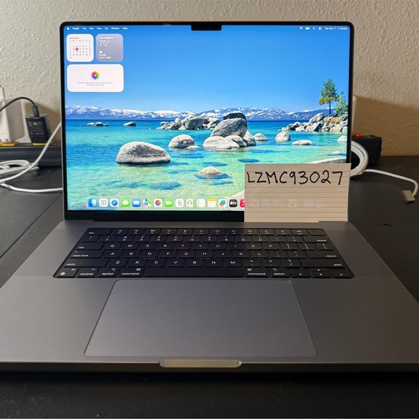 MacBook Pro 2021 - 16 inch - 1 TB, Gray, 64 GB, Apple M1 Max