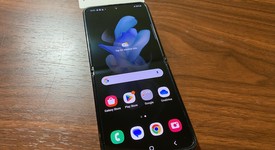 Good
													Samsung Galaxy Z Flip4 5G - Unlocked, Graphite, 256 GB, 8 GB, SM-F721U1, photo 1 of 4