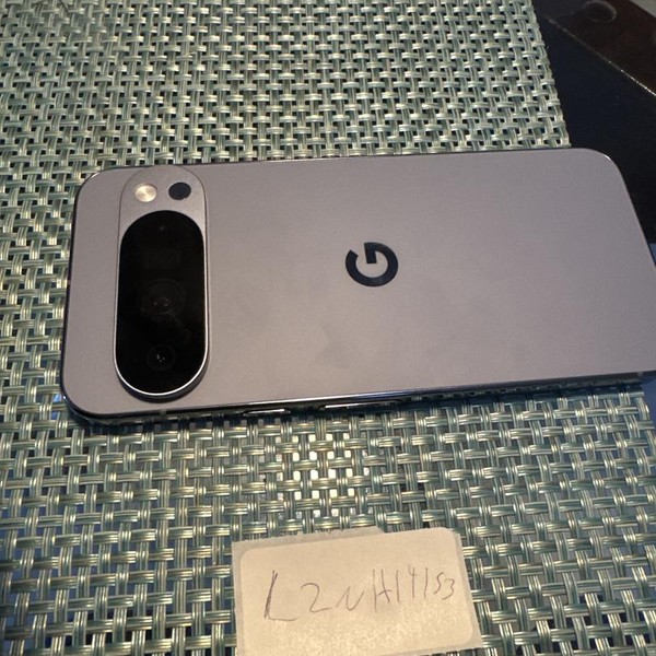 Google Pixel 10 Pro XL - Unlocked, 1 TB, Moonstone, GUL82