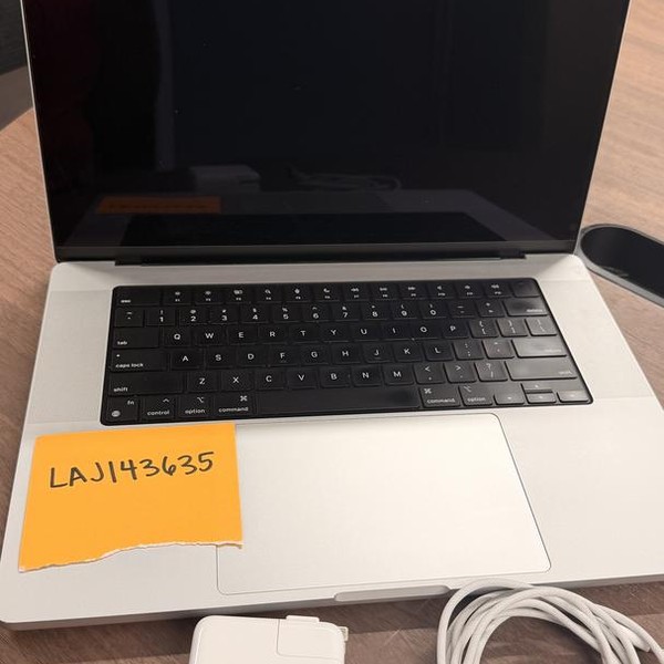 MacBook Pro 2021 - 16 inch - 512 GB, Silver, 16 GB, Apple M1 Pro 10-core